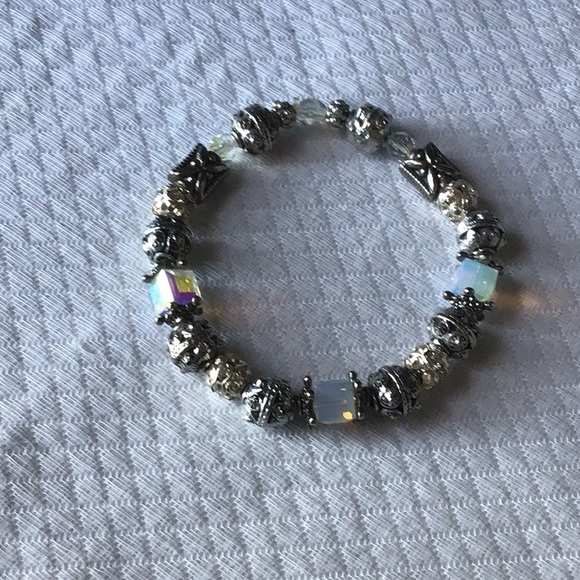 Bracelet,Crystals, Silver Beads Handmade and strung on elasticized cord. 7.5” - Picture 4 of 4